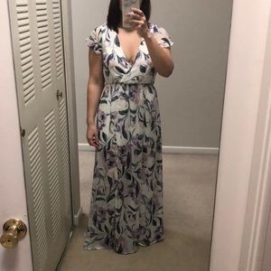 Beautiful LuLu’s brand floral dress. Size Small